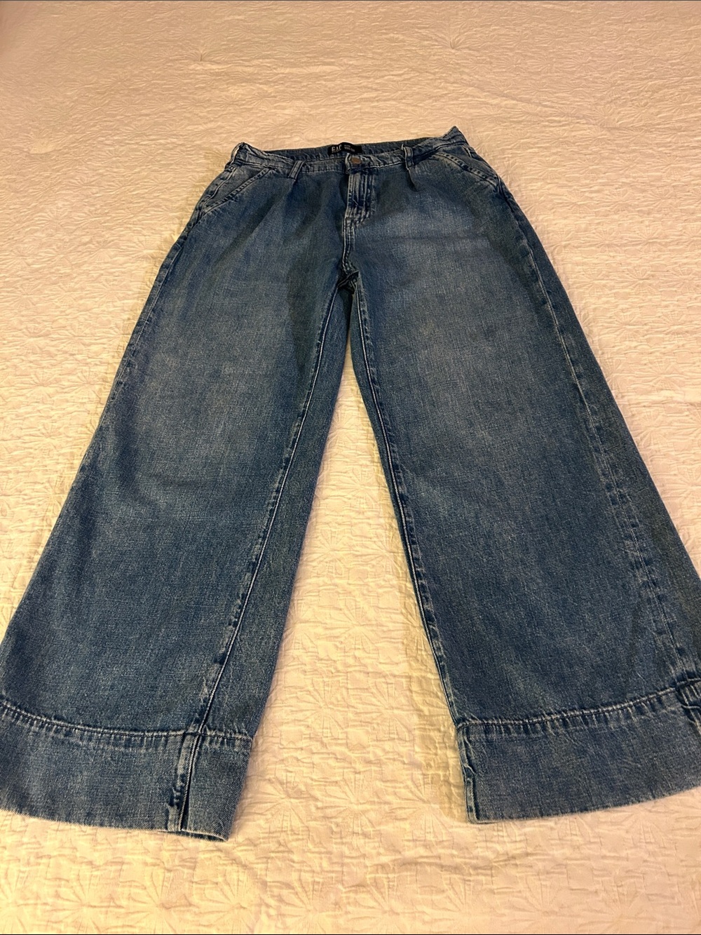 GAP Wide-Leg Denim Jeans in Medium Blue Sz. 8/29r